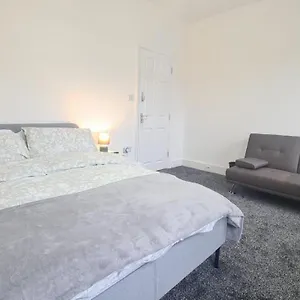 Spacious Private In Manor Park London